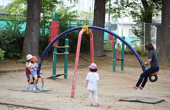 北三番丁公園での活動の様子写真を紹介しています