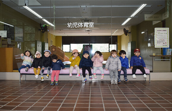 仙台市体育館での活動の様子写真を紹介しています